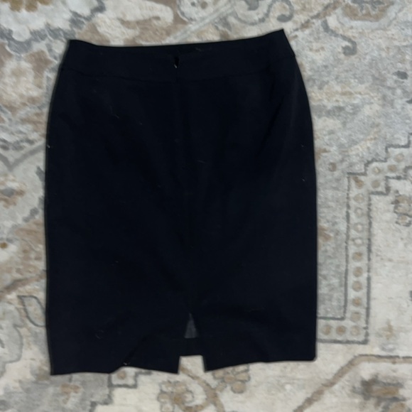 Black business skirt size 4 - Picture 2 of 3